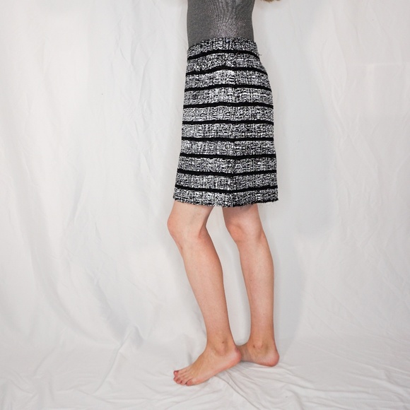 624. MARC JACOBS Black/White Lace Textured Mini Skirt NWT $998 - Picture 4 of 8